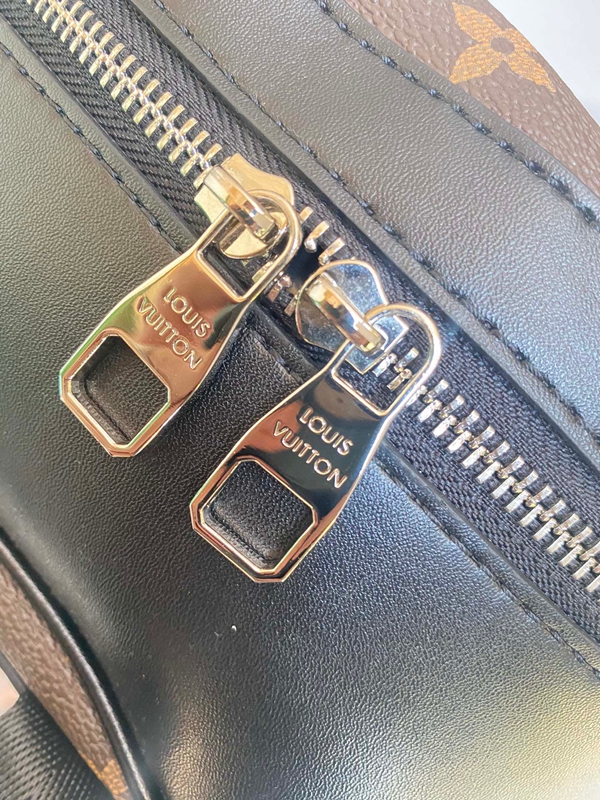 ルイヴィトンバッグ素材ディテール